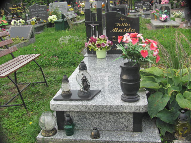 Grób Feliks Majda
