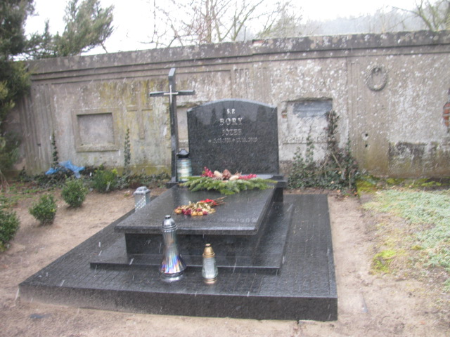 Grób Józef Bory