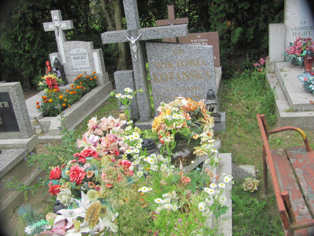 Grób Wiktoria Kotańska